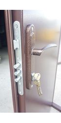 Входная дверь техническая 2 листа металла RAL8017-2